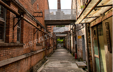 狭窄空间